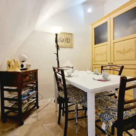 La Vecchia Apartment *
